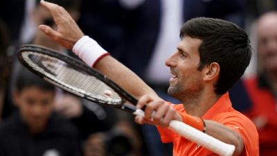 Roland-Garros: Djokovic souverain devant son fils pour passer au 3e tour
