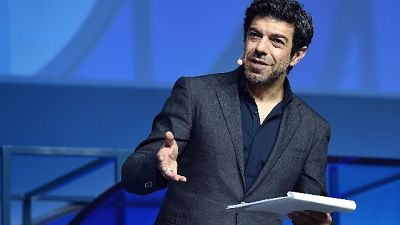 Roma: Favino, vorrei De Rossi allenatore Roma: Favino, vorrei De Rossi allenatore