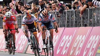Giro: Cima vince l'ultima volata Giro: Cima vince l'ultima volata