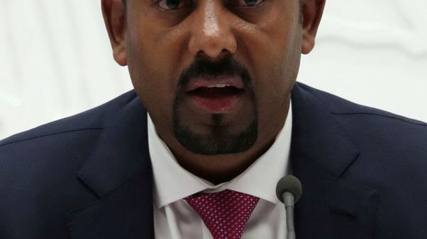 رئيس وزراء إثيوبيا يتابع تنفيذ خطة لإعادة النازحين بعد أعمال عنف رئيس وزراء إثيوبيا يتابع تنفيذ خطة لإعادة النازحين بعد أعمال عنف