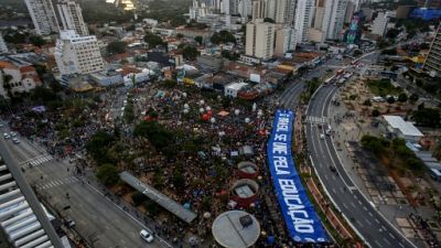 Brésil: nouvelles manifestations d'étudiants contre les coupes budgétaires