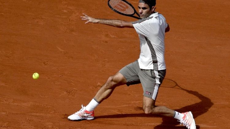 Open Parigi: Federer agli ottavi