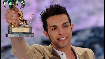Arrestato per furto cantante Marco Carta Arrestato per furto cantante Marco Carta