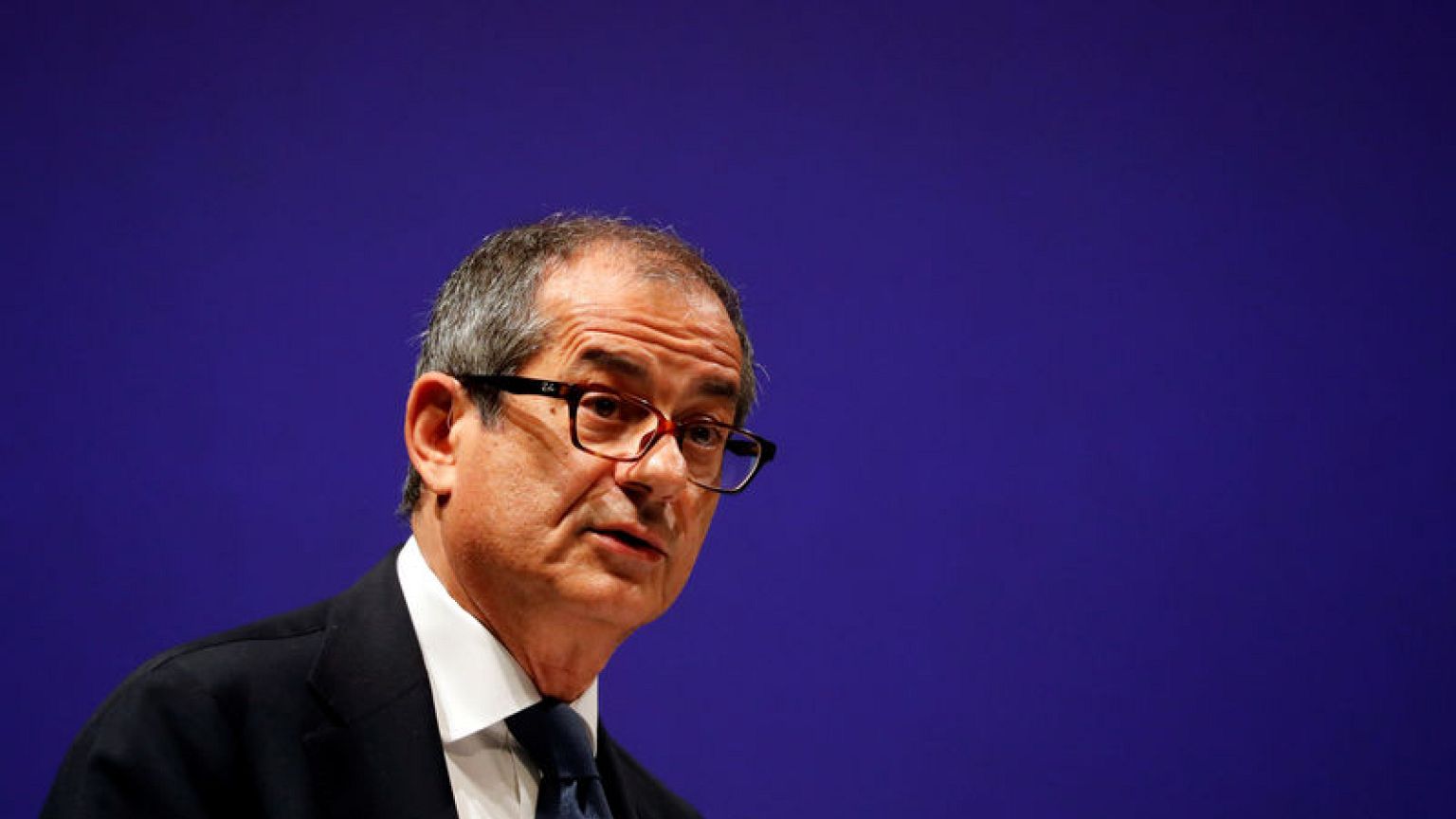 Italy promises to obey EU fiscal rules as debt rises