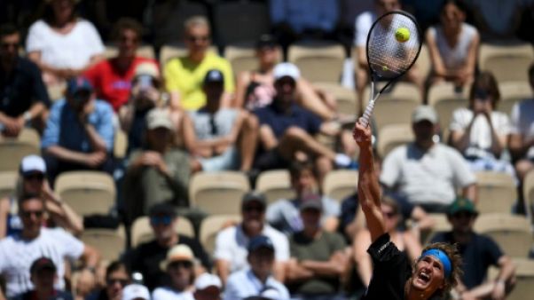 Roland-Garros: Zverev se complique la tâche mais retrouvera Fognini en 8es Roland-Garros: Zverev se complique la tâche mais retrouvera Fognini en 8es