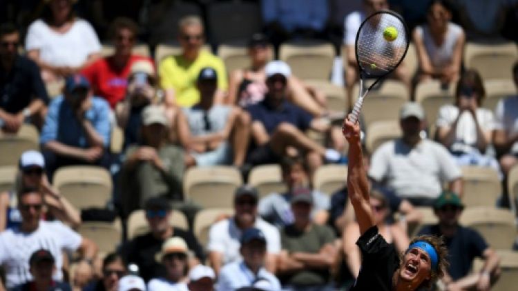 Roland-Garros: Zverev se complique la tâche mais retrouvera Fognini en 8es