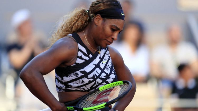 Serena knocked out of French Open in third round