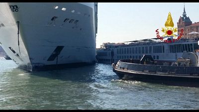 Incidente nave-battello in porto Venezia Incidente nave-battello in porto Venezia