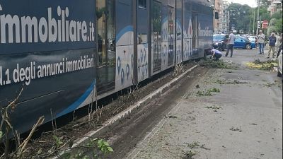 Deraglia tram a Roma, nessun ferito Deraglia tram a Roma, nessun ferito