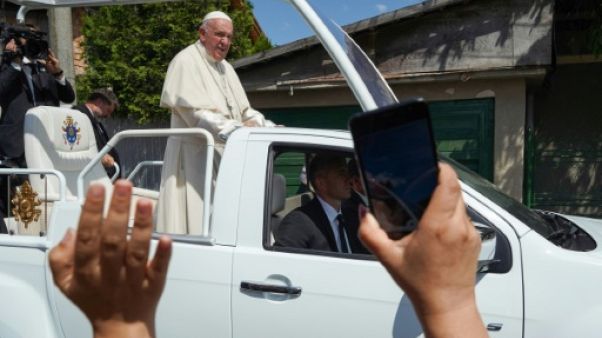 Le pape demande "pardon" aux Roms victimes de discriminations Le pape demande "pardon" aux Roms victimes de discriminations