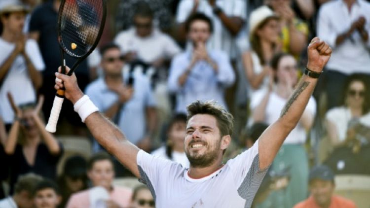 Roland-Garros: Wawrinka rejoint Federer en quarts après 5h de combat contre Tsitsipas