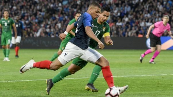 Bleus: Mbappé remplacé à la pause, touché à la cheville gauche Bleus: Mbappé remplacé à la pause, touché à la cheville gauche