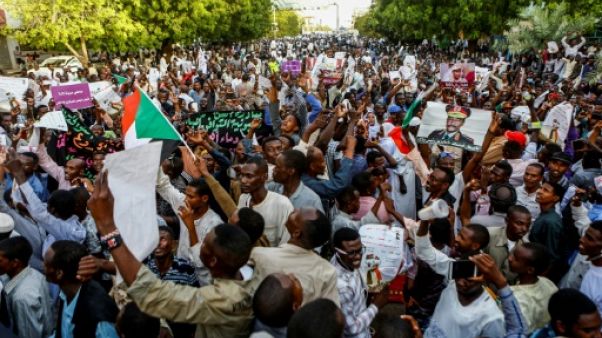 Des Soudanais manifestent à Khartoum, le 31 mai 2019 Des Soudanais manifestent à Khartoum, le 31 mai 2019