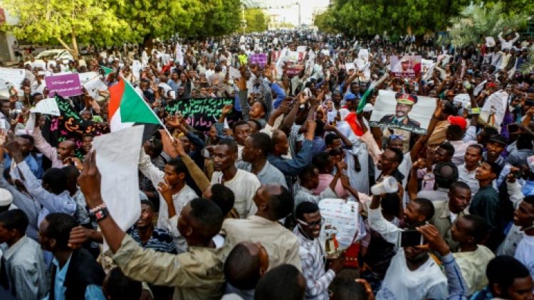 Des Soudanais manifestent à Khartoum, le 31 mai 2019