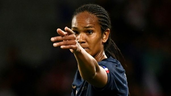 Bleues: sur les traces de Wendie Renard, au pied de la montagne Pelée Bleues: sur les traces de Wendie Renard, au pied de la montagne Pelée