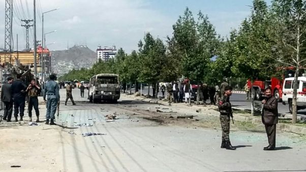 Kaboul: attentat contre un bus d'employés gouvernementaux, au moins quatre morts Kaboul: attentat contre un bus d'employés gouvernementaux, au moins quatre morts