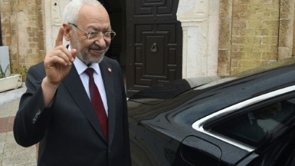 Tunisie: le parti Ennahdha dans un numéro d'équilibriste en vue des élections Tunisie: le parti Ennahdha dans un numéro d'équilibriste en vue des élections