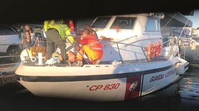 Guardia costiera salva vita a diportista Guardia costiera salva vita a diportista