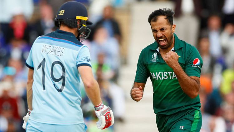 Pakistan triumph as England fall short in huge run chase