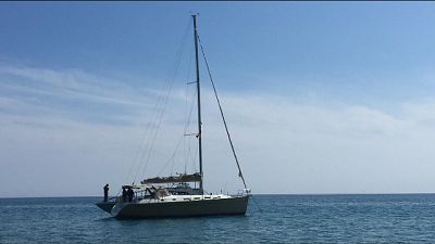 Sbarco in Calabria, soccorsi 30 migranti Sbarco in Calabria, soccorsi 30 migranti