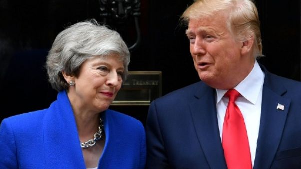 Trump fait miroiter à Londres un accord "extraordinaire" après le Brexit Trump fait miroiter à Londres un accord "extraordinaire" après le Brexit