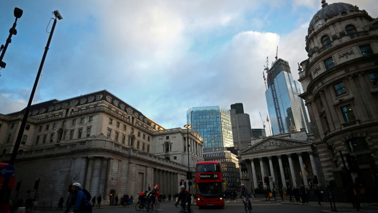 Bank of England picks De La Rue, Australia's CCL for plastic banknotes