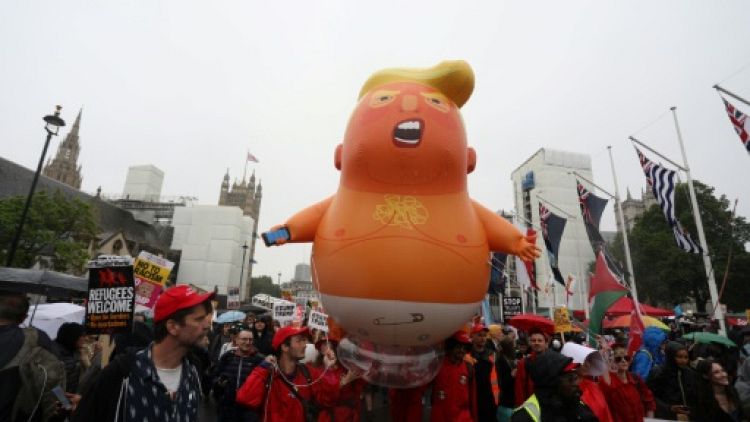 Trump moqué par une foule londonienne en pleine visite d'Etat
