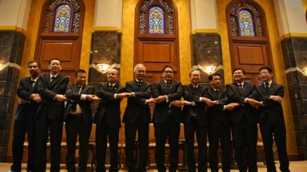 En Thaïlande, le chef de la junte conserve son poste de Premier ministre En Thaïlande, le chef de la junte conserve son poste de Premier ministre
