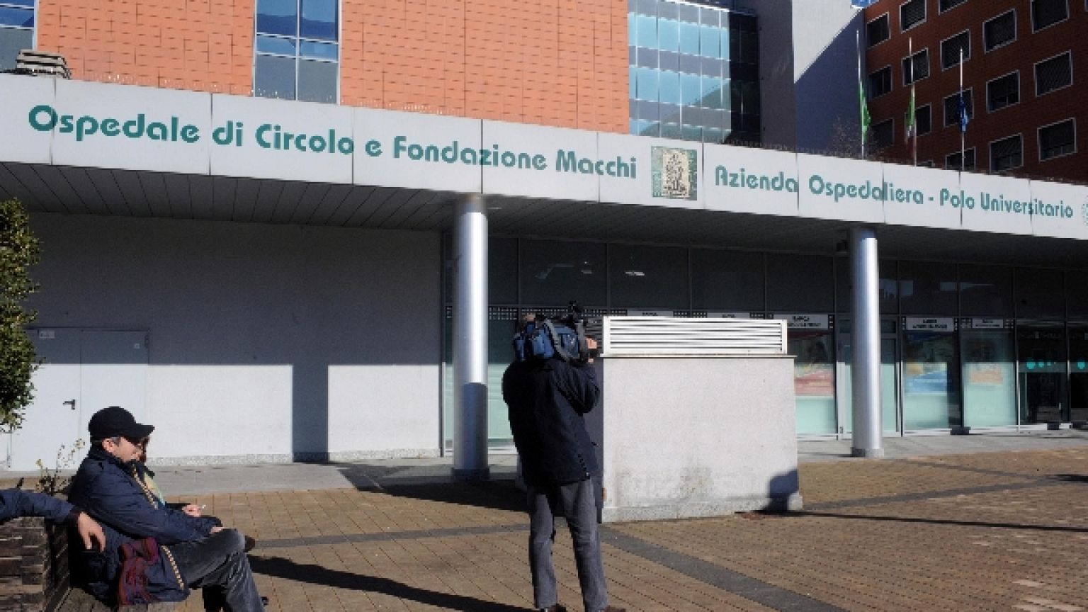Lite in casa, moglie accoltella marito