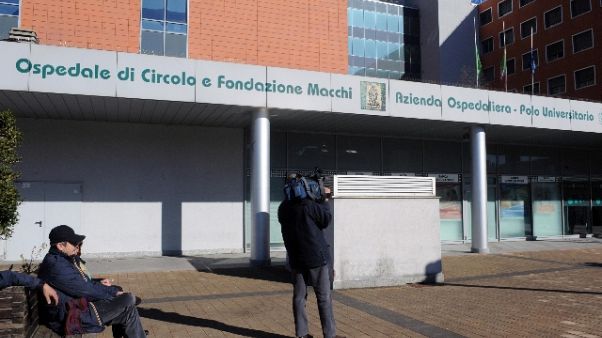Lite in casa, moglie accoltella marito Lite in casa, moglie accoltella marito
