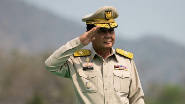 Thaïlande: le chef de la junte Prayut Chan-O-Cha élu Premier ministre Thaïlande: le chef de la junte Prayut Chan-O-Cha élu Premier ministre