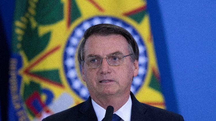 Bolsonaro difende Neymar: Mi fido di lui