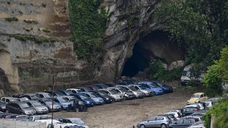 Cave 'Sanità' diventano parcheggi