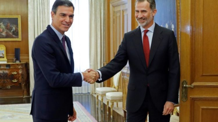 Espagne: Sanchez chargé de former le prochain gouvernement