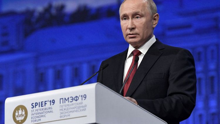 بوتين يدعو الرئيس الأوكراني الجديد لاتخاذ قرار بشأن سياسة بلاده تجاه موسكو