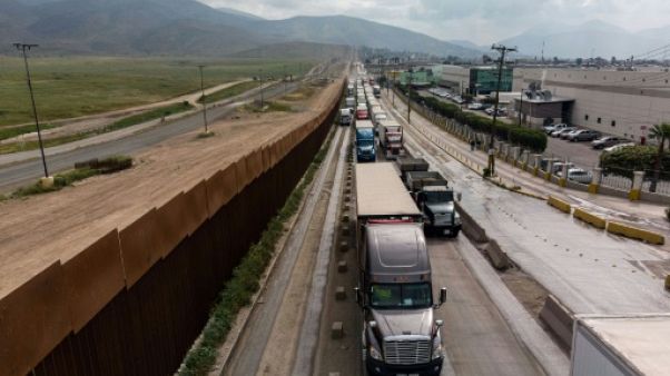 Accord entre Etats-Unis et Mexique sur l'immigration, les taxes douanières suspendues Accord entre Etats-Unis et Mexique sur l'immigration, les taxes douanières suspendues