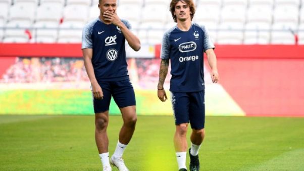 Bleus: garder la tête froide en Turquie, terre "hostile" Bleus: garder la tête froide en Turquie, terre "hostile"