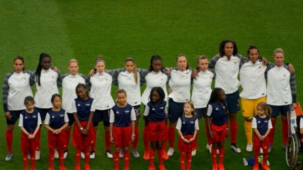 Coup d'envoi de France-Corée du Sud en ouverture du Mondial féminin Coup d'envoi de France-Corée du Sud en ouverture du Mondial féminin