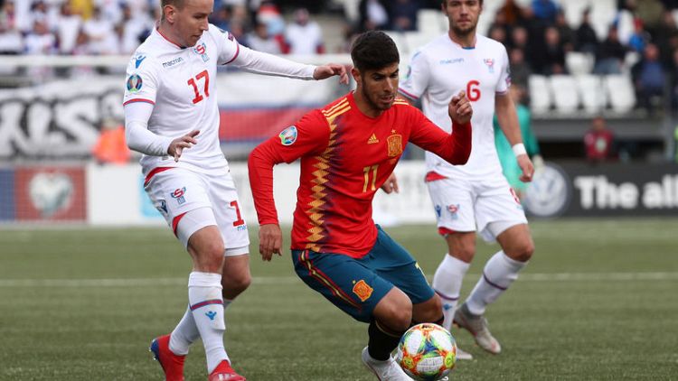 Spain make it three wins out of three with victory over Faroes