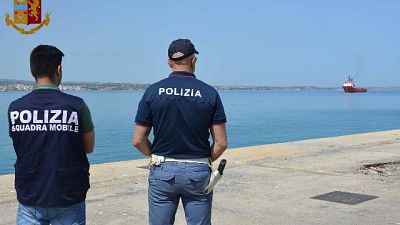 Sbarco a Pozzallo, fermati due scafisti Sbarco a Pozzallo, fermati due scafisti