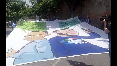 Salvini, nessuna guerra agli striscioni Salvini, nessuna guerra agli striscioni