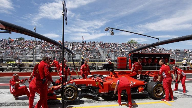 Ferrari Vettel comanda a metà Gp Canada