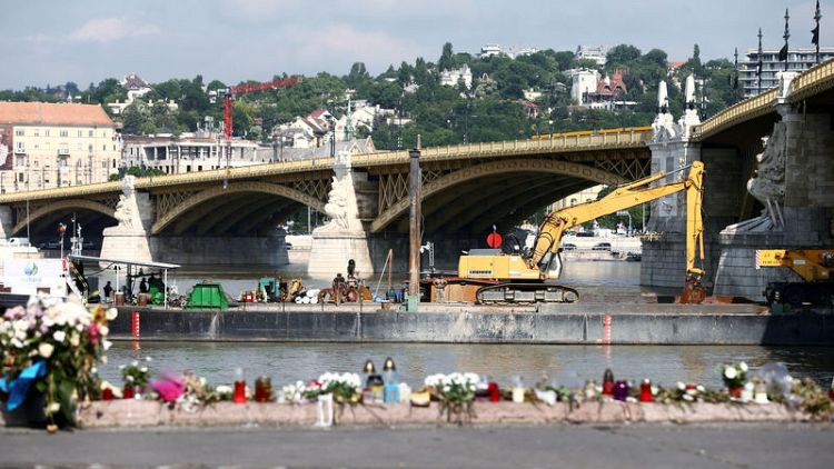 Salvage crews aim to lift boat sunk in Danube with 28 dead