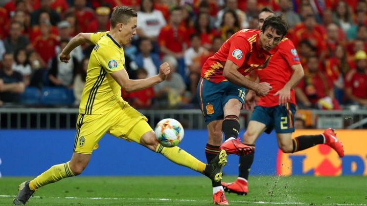 Spain in charge in qualifying quest after beating Sweden