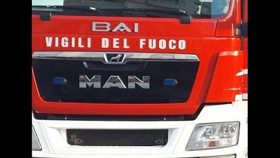 Esplode portellone, muore vigile fuoco Esplode portellone, muore vigile fuoco