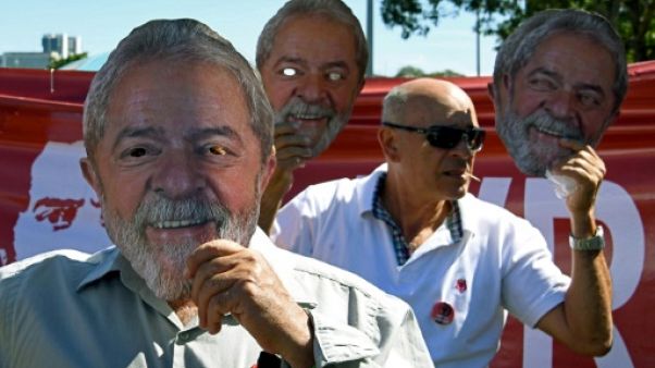 Brésil: la cour suprême va réexaminer la demande de libération de Lula Brésil: la cour suprême va réexaminer la demande de libération de Lula