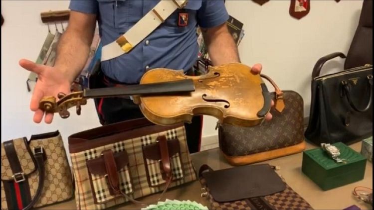 Trovato violino, carabinieri indagano