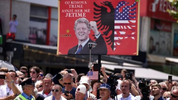 Kosovo: Clinton en invité d'honneur pour fêter "vingt ans de liberté" Kosovo: Clinton en invité d'honneur pour fêter "vingt ans de liberté"