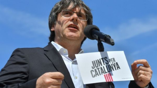 L'ex-président catalan Carles Puigdemont lors d'une conférence de presse devant les locaux de la Commission européenne à Bruxelles, le 24 mai 2019 L'ex-président catalan Carles Puigdemont lors d'une conférence de presse devant les locaux de la Commission européenne à Bruxelles, le 24 mai 2019