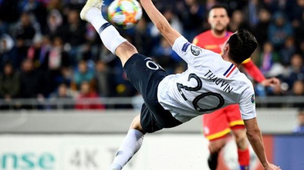 Florian Thauvin inscrit un but pour les Bleus sur un ciseau acrobatique, à Andorre le 11 juin 2019 Florian Thauvin inscrit un but pour les Bleus sur un ciseau acrobatique, à Andorre le 11 juin 2019
